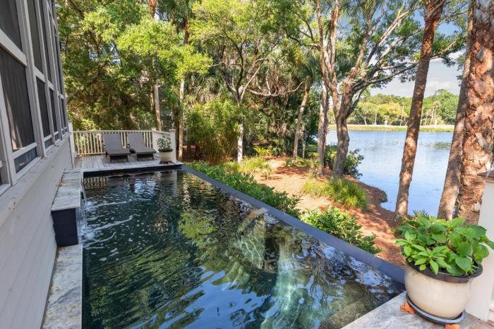 281 Governors Drive