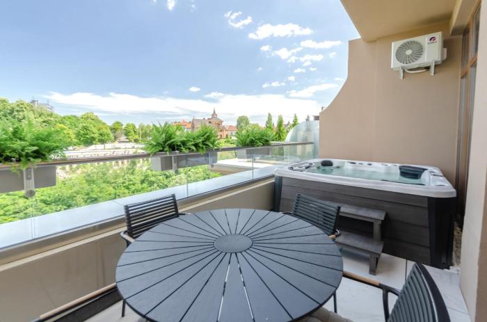 26 ЦП вхід з Макеейна 467,471вулиця Джона Макейна 7