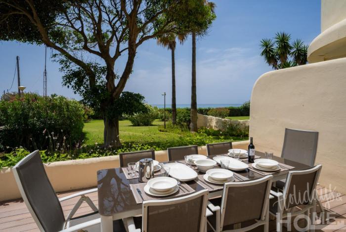 Holidays & Home Primera Linea de Playa , Terraza , piscina ,Elviria ,Marbella