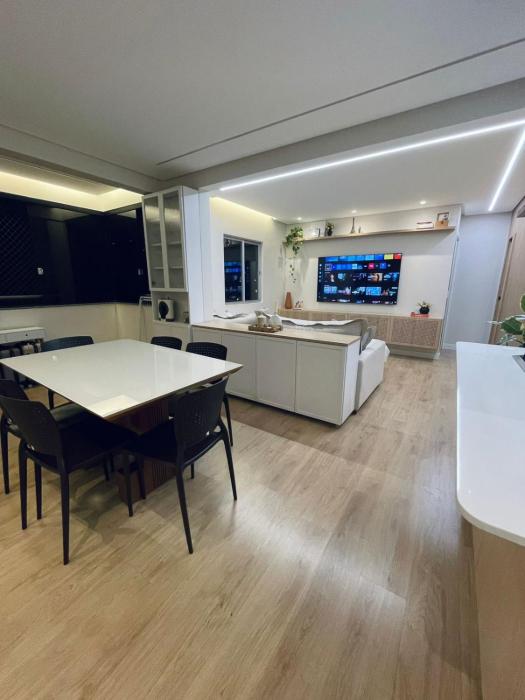 Apto espaçoso, moderno e confortável há 10 min do Moto GP e 7 min do Shooping Flamboyant