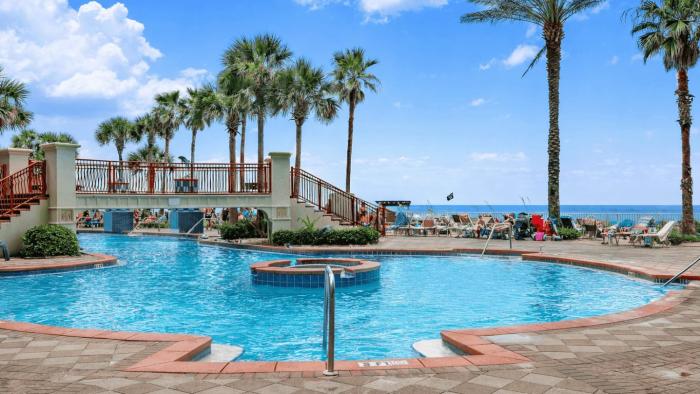 Emerald Horizon by AvantStay Beachfront Condo Resort Pool Gulf Balcony Views Near Pier Park Dining