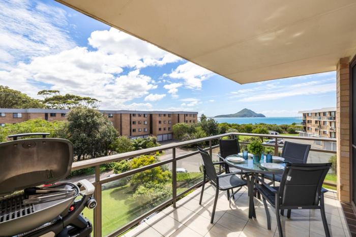 Shoaley Shores on Intrepid Overlooking Shoal Bay Beach