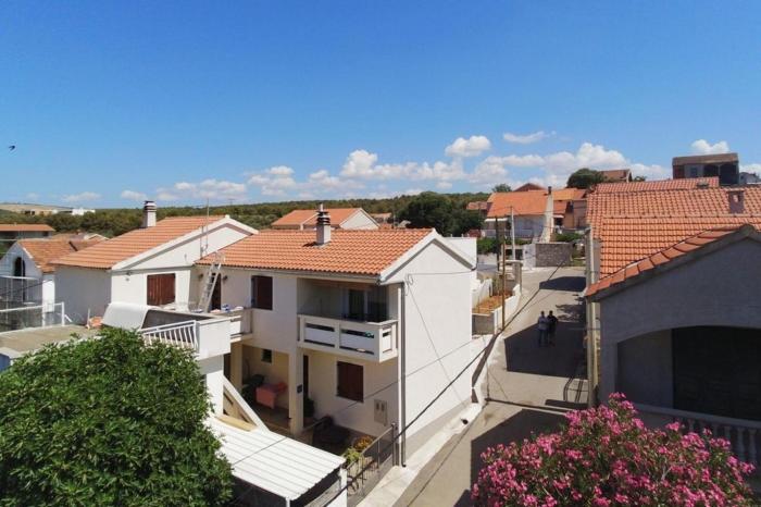 Apartments with parking space Sveti Filip i Jakov - Biograd - 23778