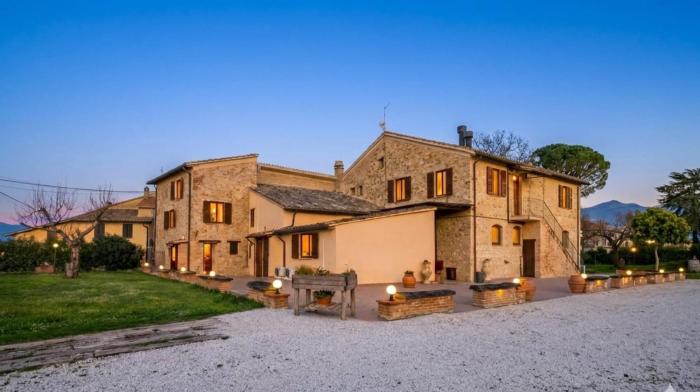 LE MIMOSE SUITES & APPARTAMENTI Oasi di Relax tra i Borghi Umbri