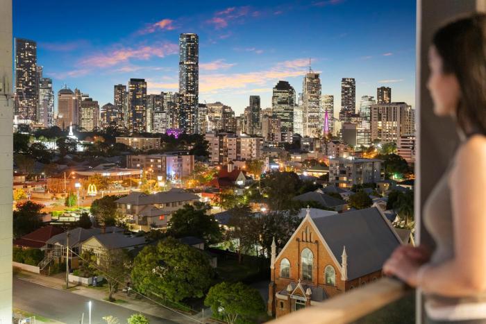 12th floor Stadium View -2BR-Free Parking-CBD
