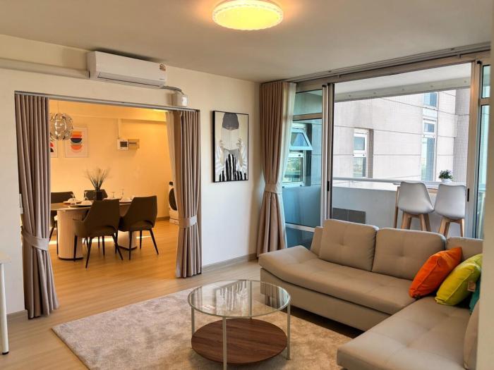 Nordic Minimal 3BR with Tub Near Impact Arena DMK Airport