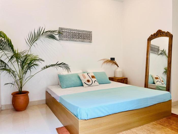 Prithvi Hotel - Aesthetic Room in upper tapovan with TV, AC and free airport pickup for 7 or more nights bookings
