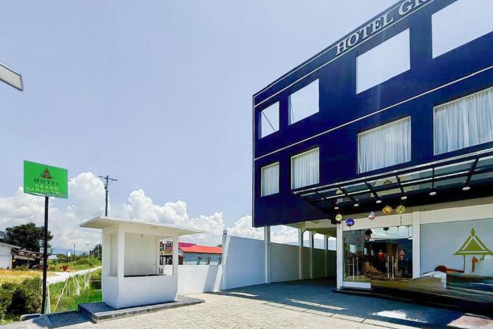 SANS Vibes Hotel Grand Danau Toba Balige