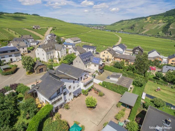 Weingut-Destillerie Herbert Zisch