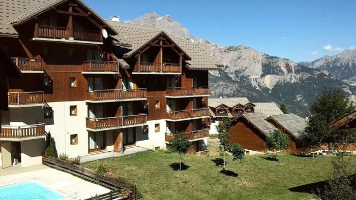 Résidence Parc Aux Etoiles - CH33PAE - CHALET TRIPLEX 4 CHAMBRE, TERRASSE ET BALCON MAE-2274