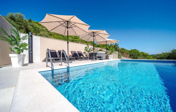 Amazing Home In Blato With Private Swimming Pool, Can Be Inside Or Outside