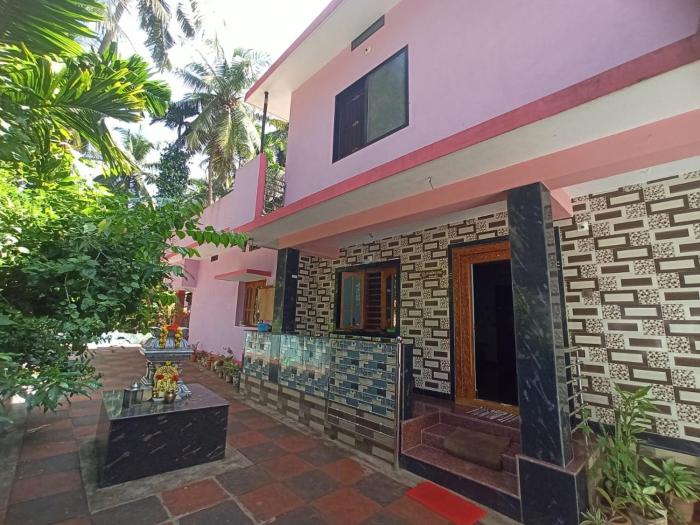 BEACH SIDE HOMESTAY Murdeshwar R-2