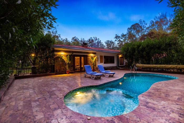 ELIVAAS The Aravalli Reserve The Bliss Pet-Friendly Villa with Pool, Gazebo, Lawn and Jacuzzi