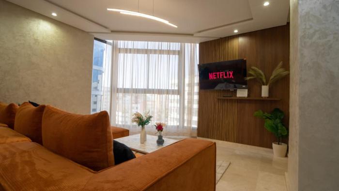 studio lumineux spacieux au coeur en face mosquee HASSAN II