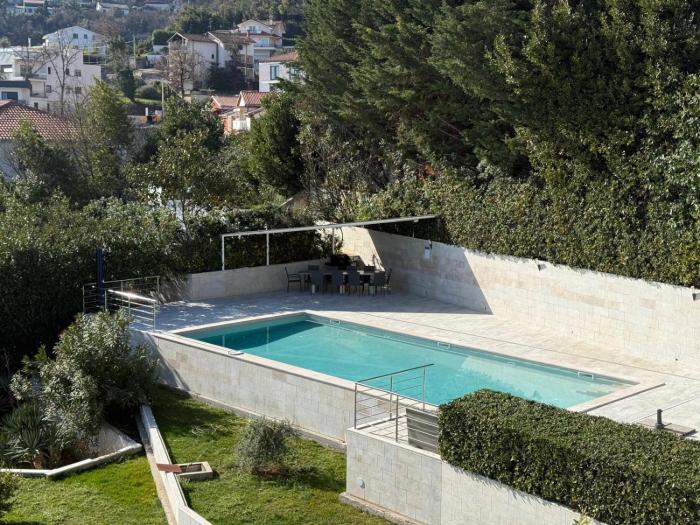 Apartment with pool and garage 100m from the sea in Villa Calista