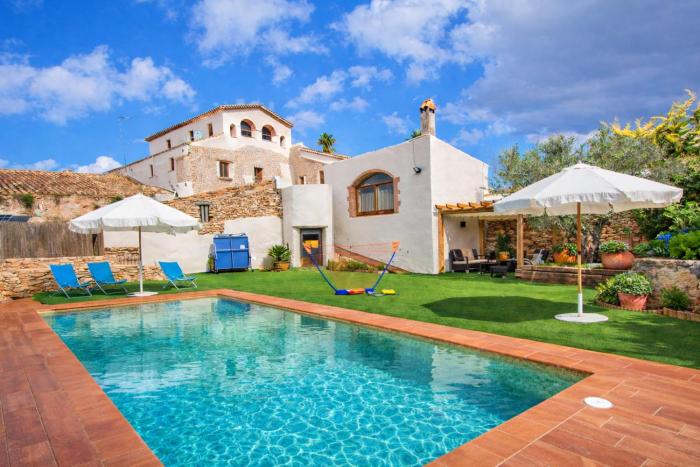 Catalunya Casas Captivating Villa in the Vineyard close to Sitges
