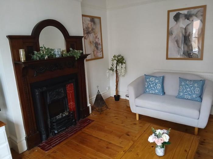 Spacious 4 Bedroom House, Garden, Nr Ipswich Town Centre with hot tub