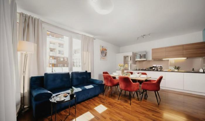 COZY&DELUX Family apartment 3 min from Metro