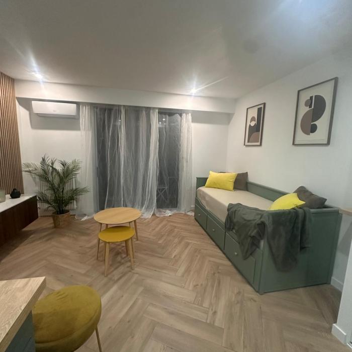 Perfectly located studio between sea and city center