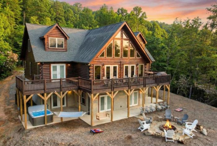 Laurel Creek Falls - Luxury Log Cabin with Hot Tub, Game Room and Theater