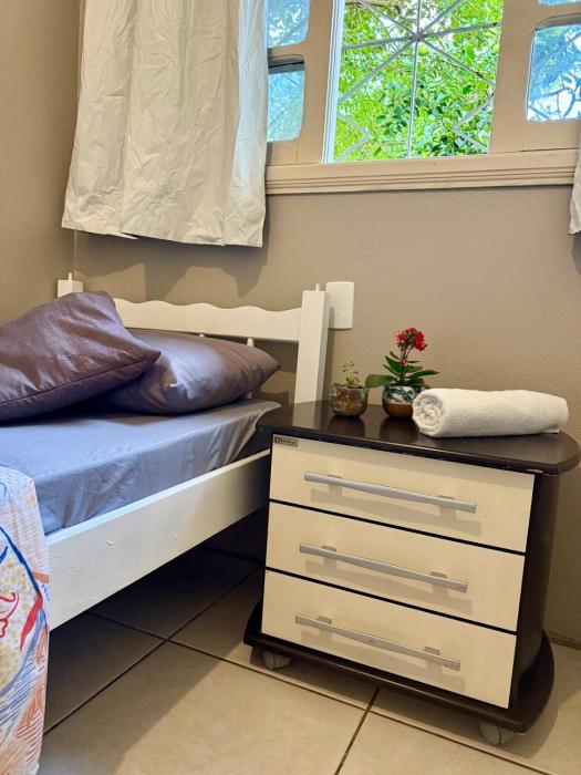 Quarto Solteiro Centro Itajaí