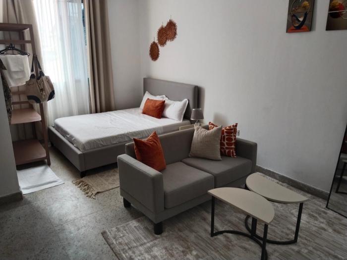 Midnight Manor Studio apartment