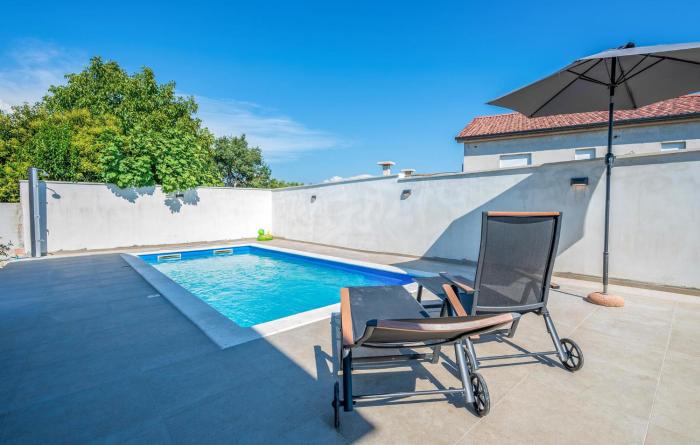 Stunning Apartment In Galizana With Swimming Pool