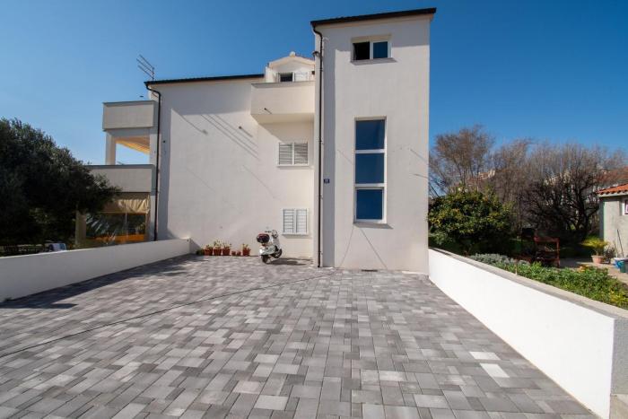 Apartments Jugo i Maestral