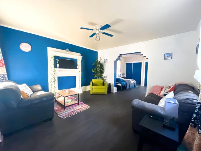 Convenient Central City Home, Near Super Dome, Less Than 1 Mile From French Quarter