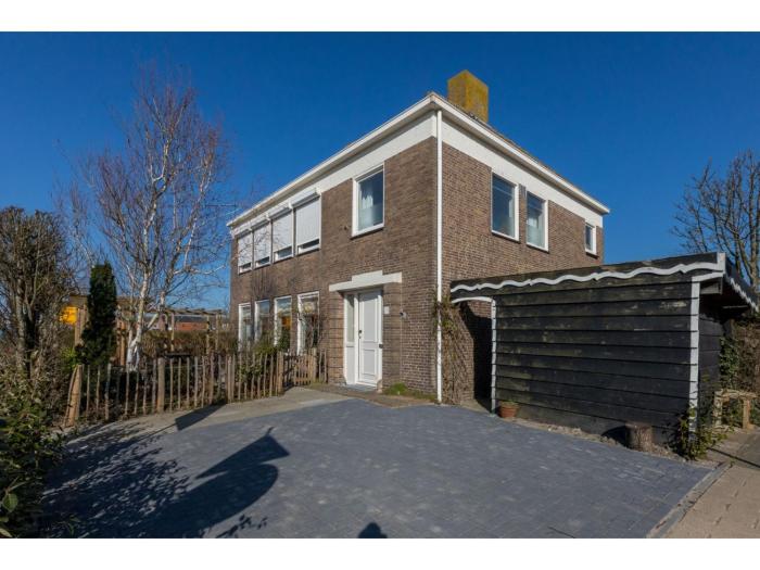 Home Zoutelande near Beach