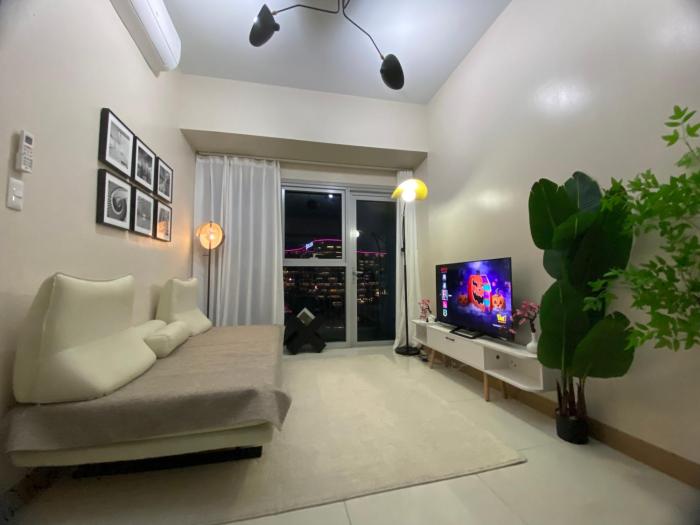 Playful 1BR With Magnificant Bayview Garden View Near Okada Solaire Aiports with Free Parking