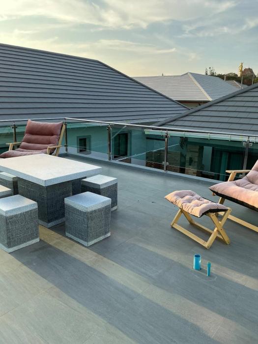 Si Changs house Four Elephants house