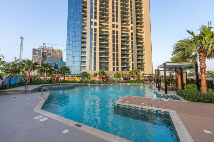 Free housekeeping visits during your stay - StayShort - Elegant Business Bay 2BR Sleeps 5 with Stunning Views