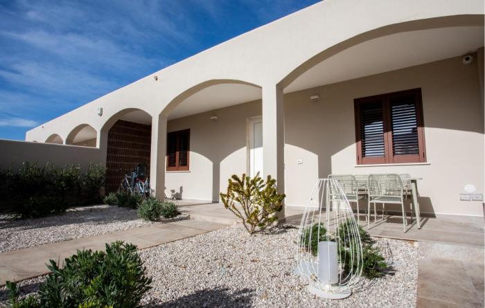 2 Bedroom Cozy Home In Porto Cesareo