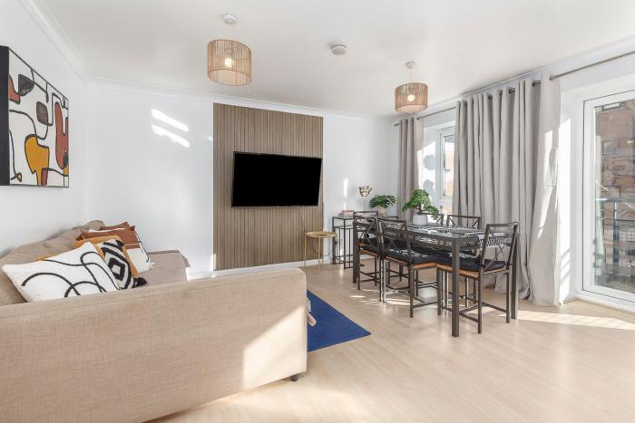 Cosy 2 BDR flat 5 min to ExCel free Car Parking