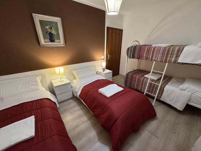 Young people are welcome to Venice