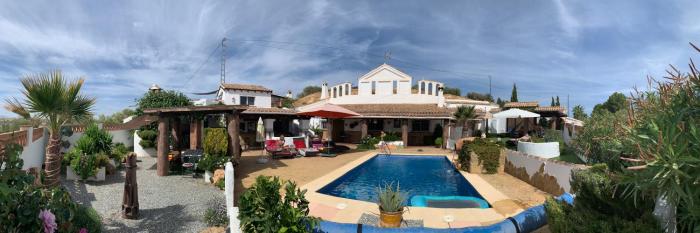 Cueva Romana, Solo Adultos, Apto para Nudistas