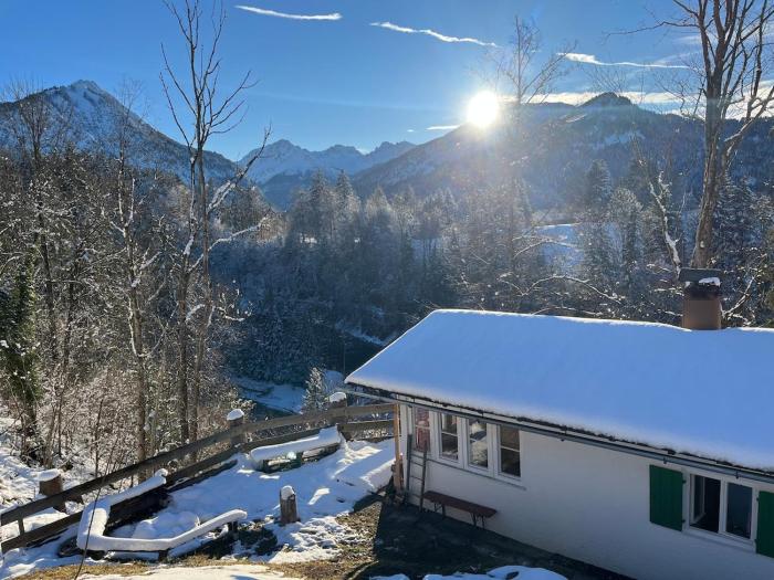 Gemütliche Hütte in der Natur mit herrlicher Aussicht