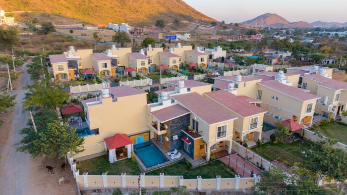 ELIVAAS Casa llios Stunning Getaway With Pvt Pool, Garden and Gazebo