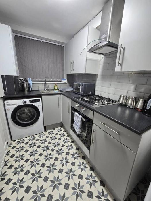 Lovely large 3 bedroom house Manchester