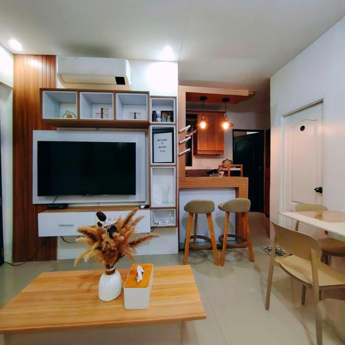Maison Five - Centralized AC, infront of Ynares