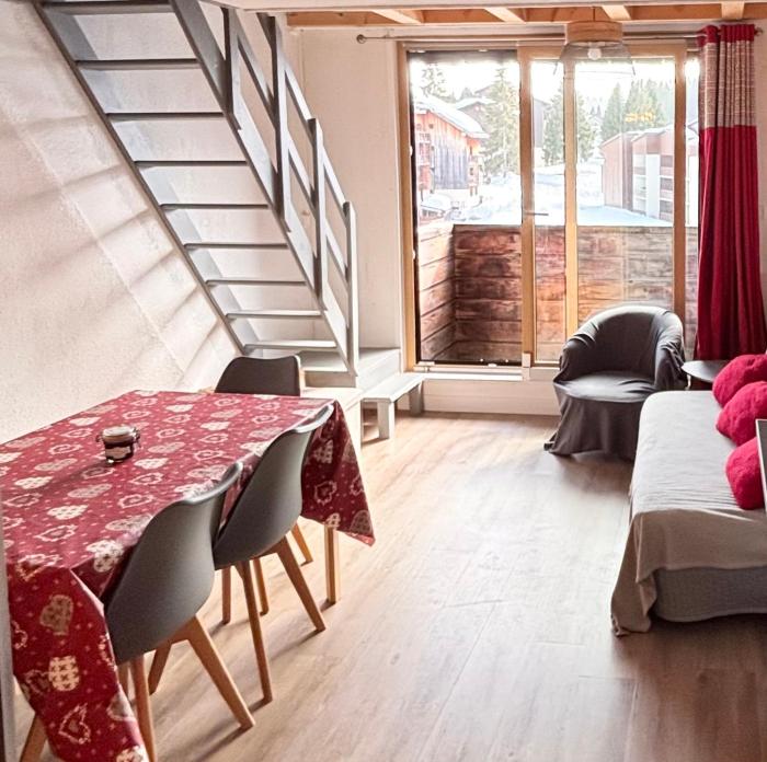 Appartement 3 chambres balcon vue montagne centre station