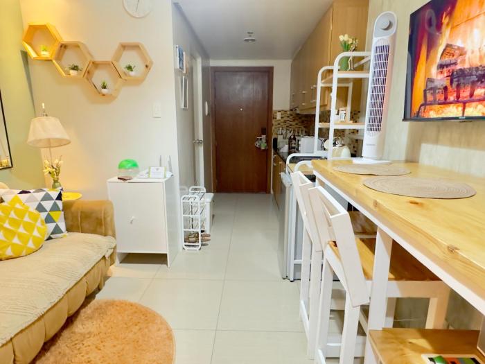 1-BR Near MOA & Airport w Netflix - Balai Teresita