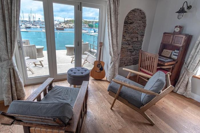 Waterfront Boathouse - Drift Cottage