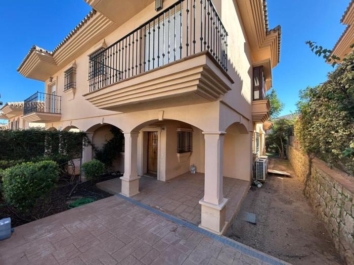 WOWHOLIDAYS Sevilla Piscina y Olé