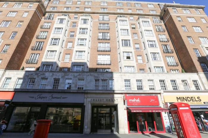 Marble Arch, Collection Residence