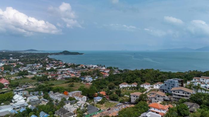 C272 Condo1BR Poolside Near Beach & Fisherman Village