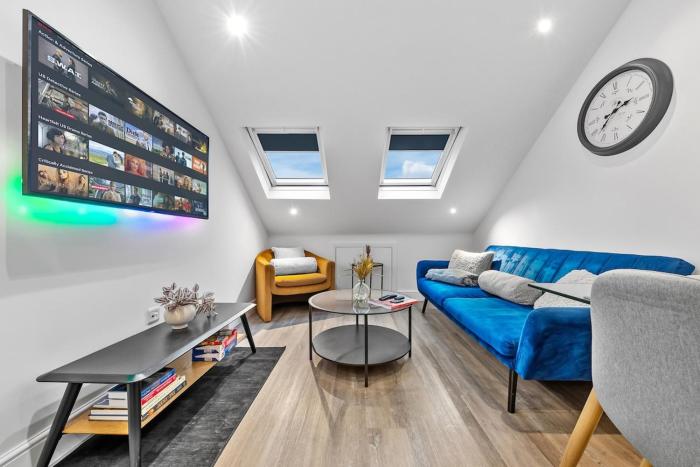 Central Hendon - 1 Min to Train - Free Parking