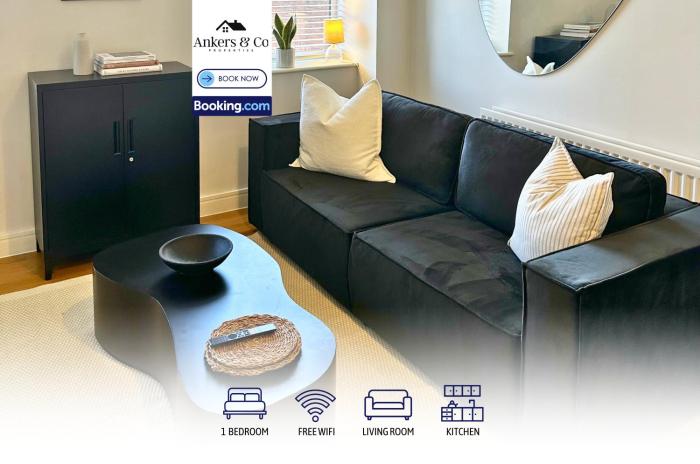 1 BR Flat - Short Lets & Serviced Accommodation Altrincham With Free Parking