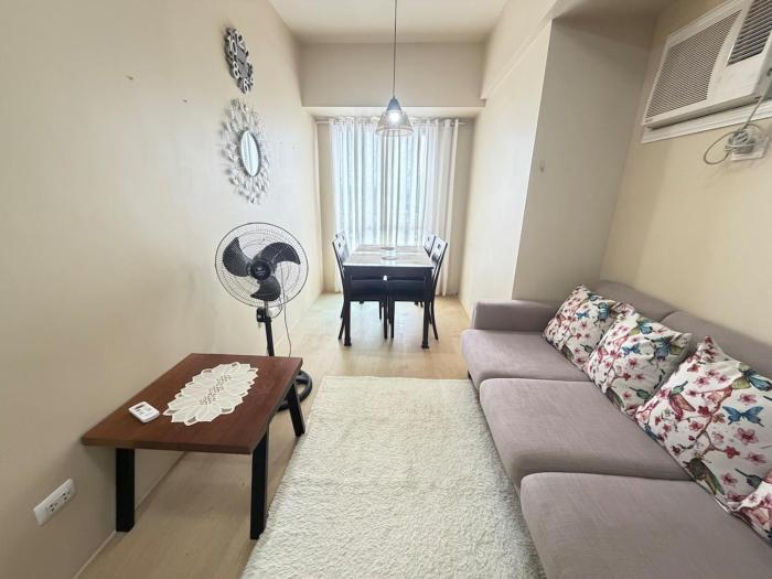 1 BR Corner Unit At Centrio Tower